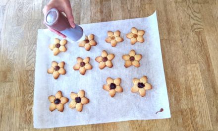 Des petites fleurs fourrées au chocolat