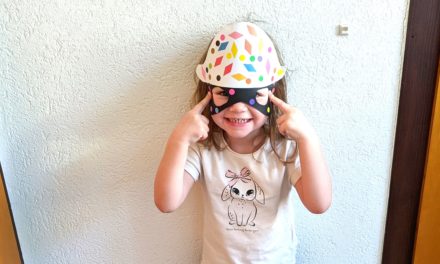 diy Le masque Arlequin aux gommettes